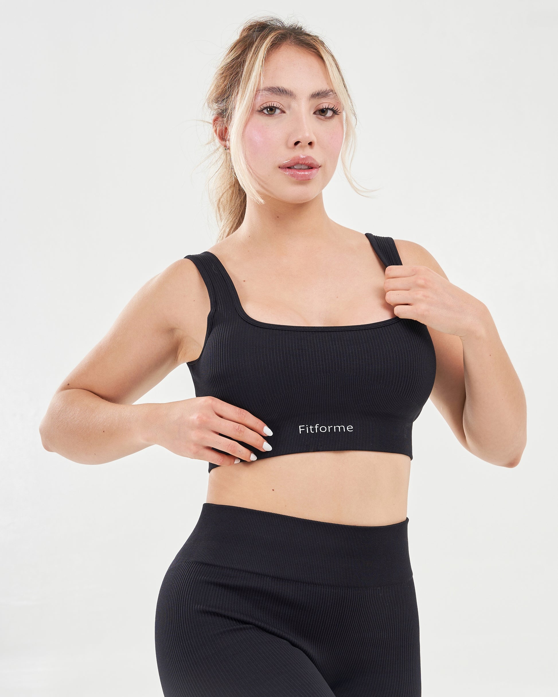 BLACK ESSENTIAL SET
