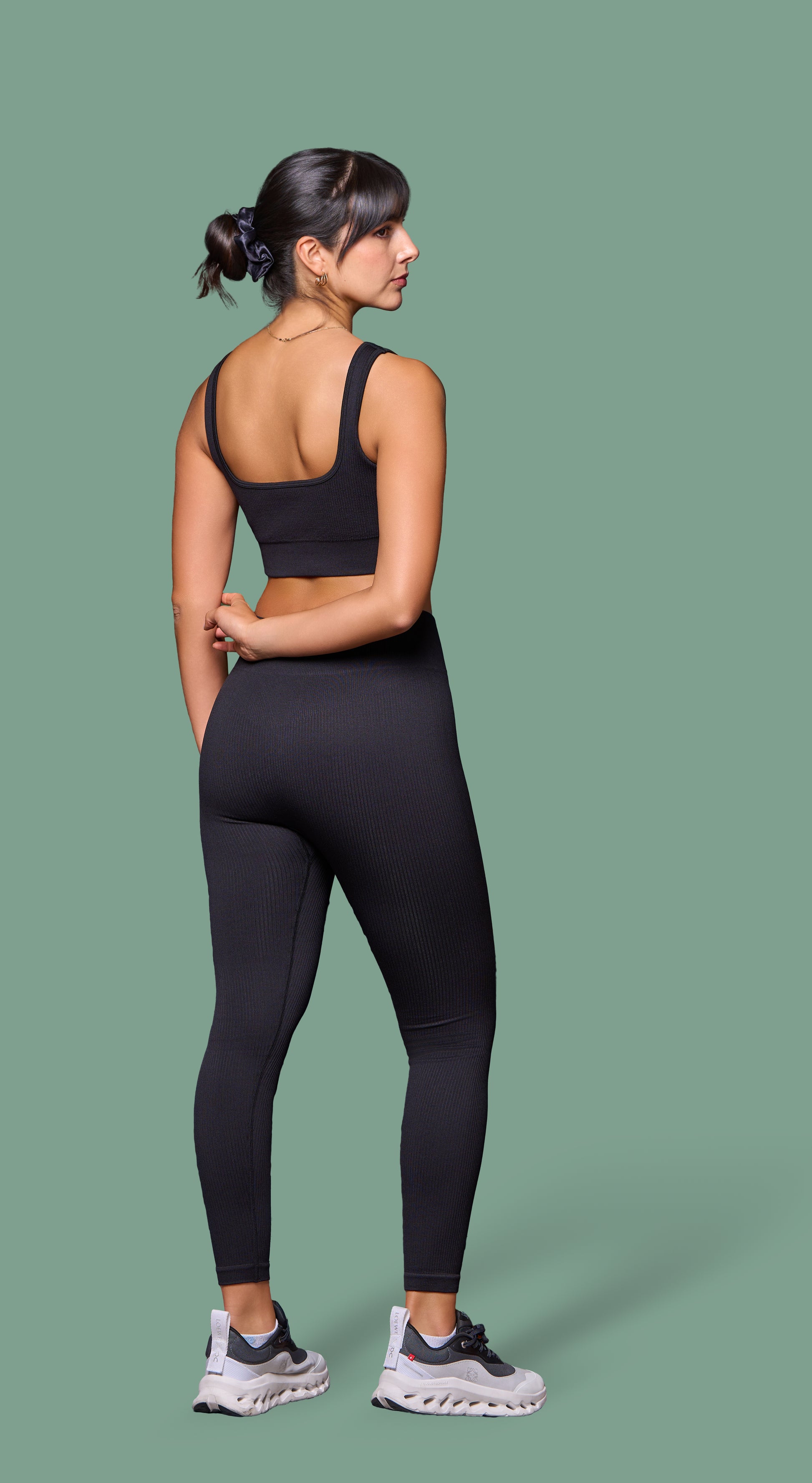 BLACK ESSENTIAL SET